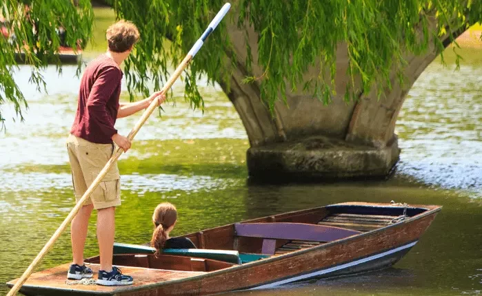 shared punting tour cambridge